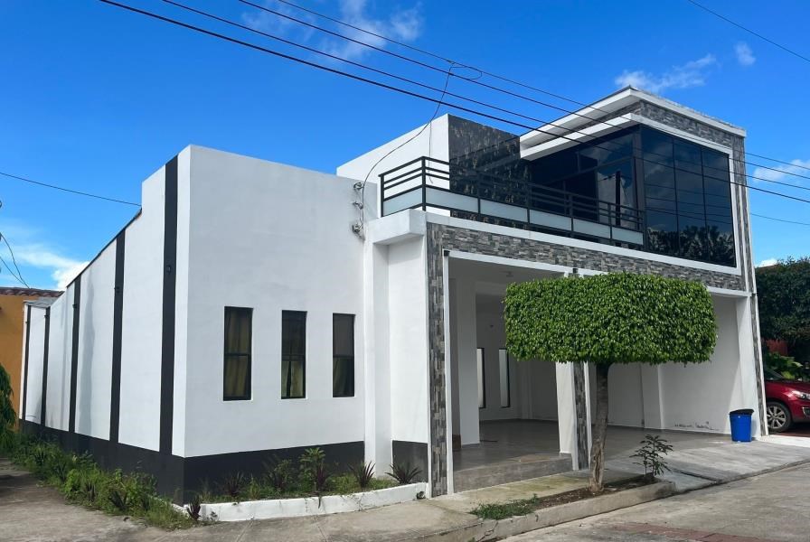 Remax real estate, El Salvador, Agua Fria, Residential Villa Verde, Santa Ana Modern brand new house in private
